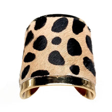 Load image into Gallery viewer, Leather &amp; Gold Finish Cuff